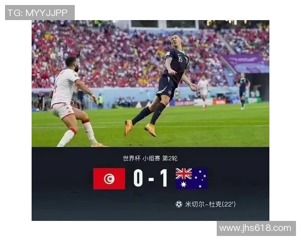 足球明星化身搞笑角色与素人互动引发欢乐瞬间