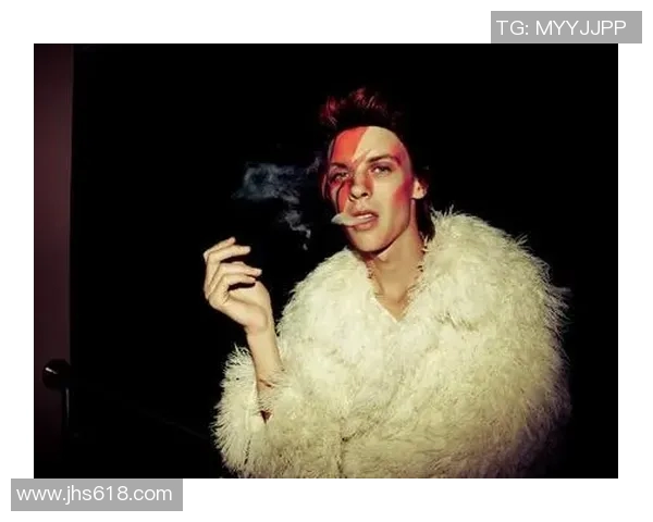 足球明星大卫鲍伊的精彩瞬间与经典形象回顾