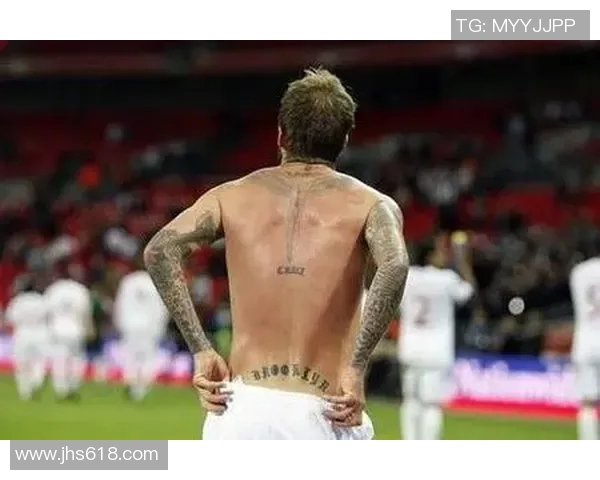 总是微笑的足球明星背后的故事与成就揭秘 总是微笑的足球明星背后的故事与成就揭秘